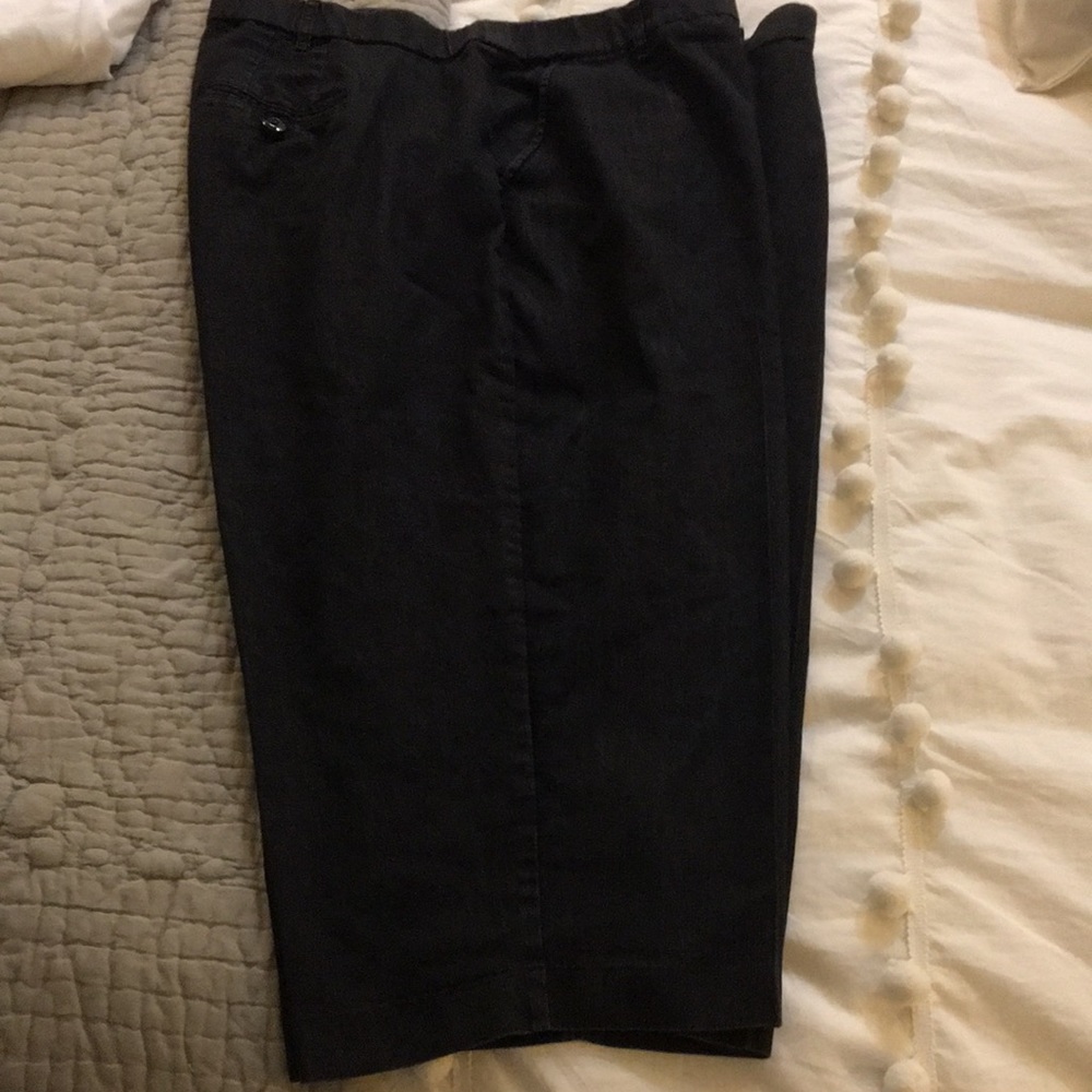 Plus size black Capri pants